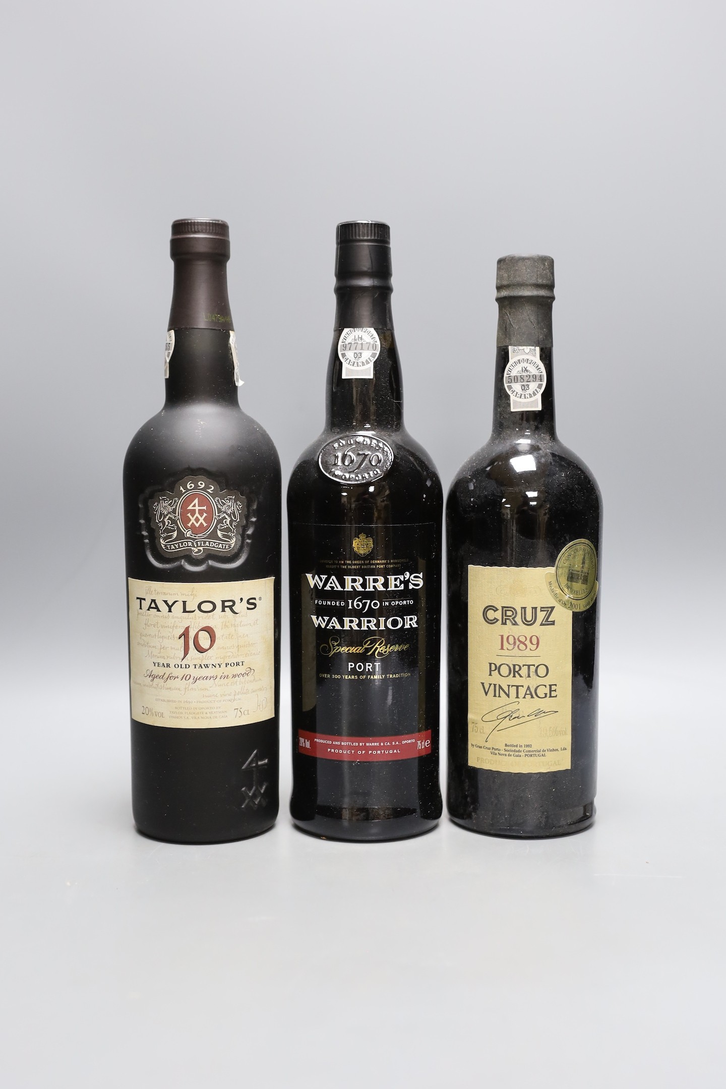 5 bottles of Cruz Porto vintage 1989, 3 bottles of Warres Warrior Special Reserve port and a single bottle of Taylor’s 10 year old tawny port.